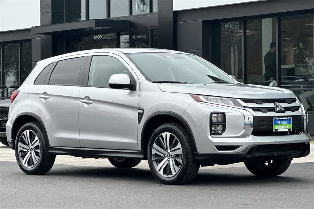 Used 2025 Mitsubishi Outlander Sport ES image 3