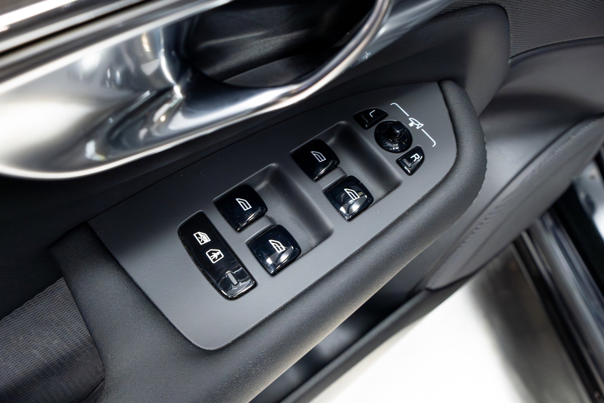 Used 2025 Volvo XC90 B6 Plus image 60