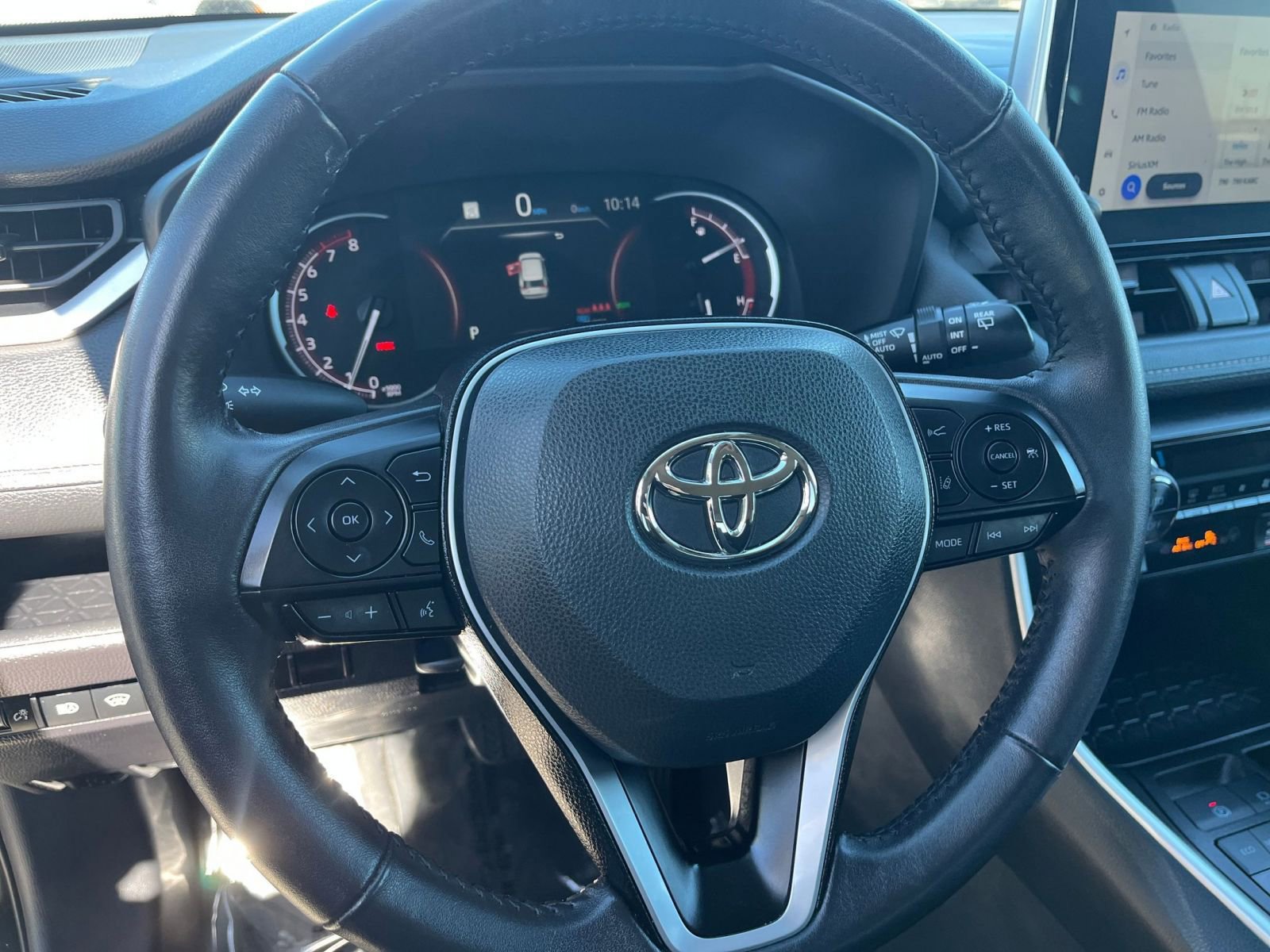 Used 2025 Toyota RAV4 XLE w/ Weather Package FWD image 27