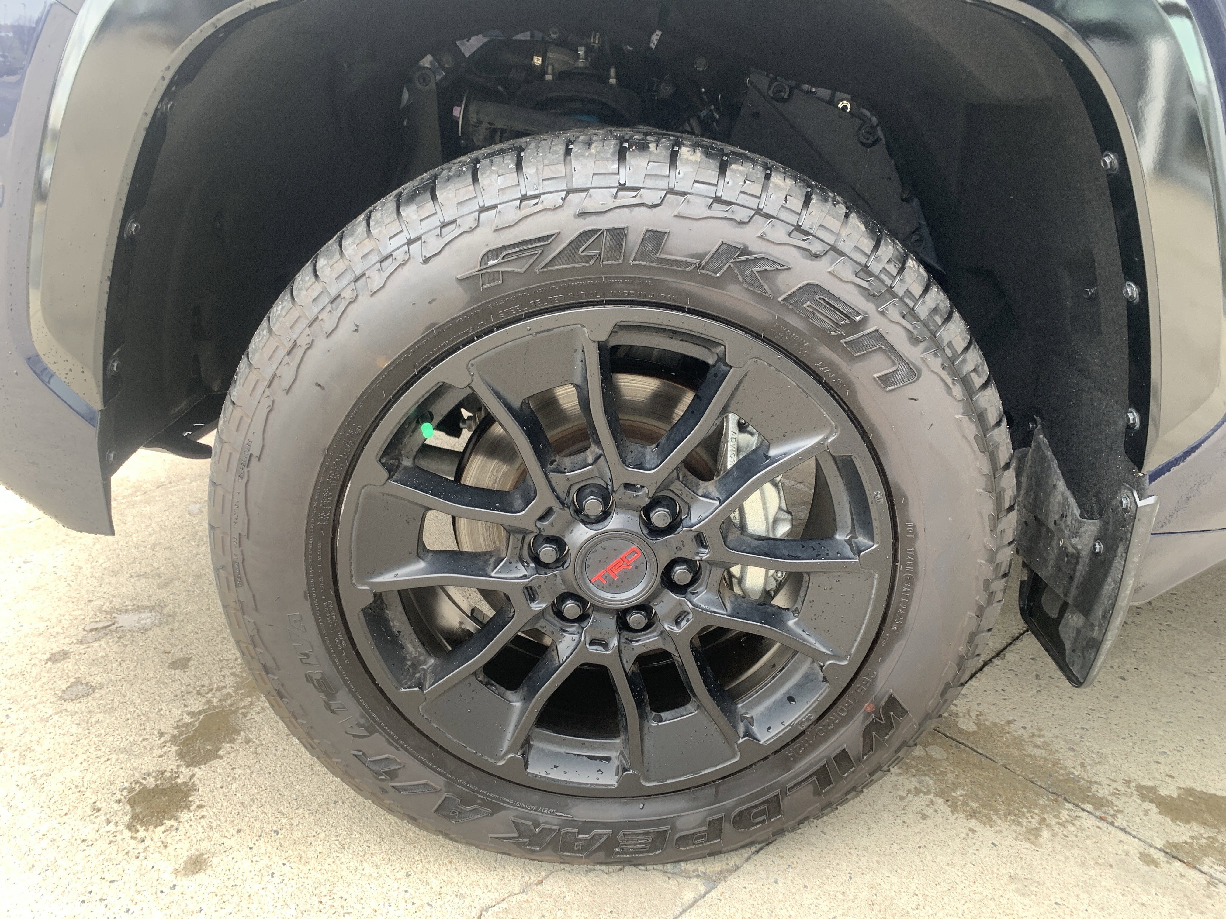 Used 2025 Toyota Tundra Platinum w/ TRD Off-Road Package AWD/4WD image 34