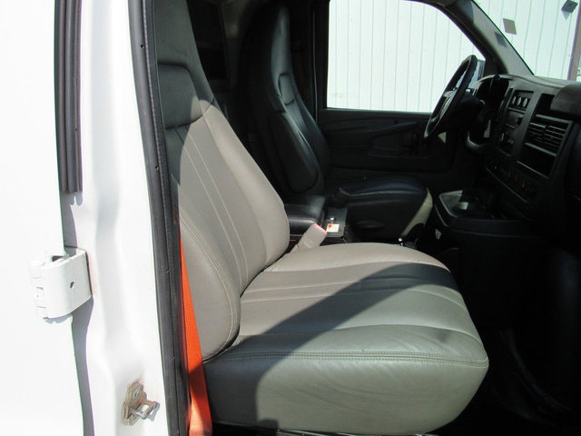 Used 2014 Chevrolet Express 2500 RWD image 14