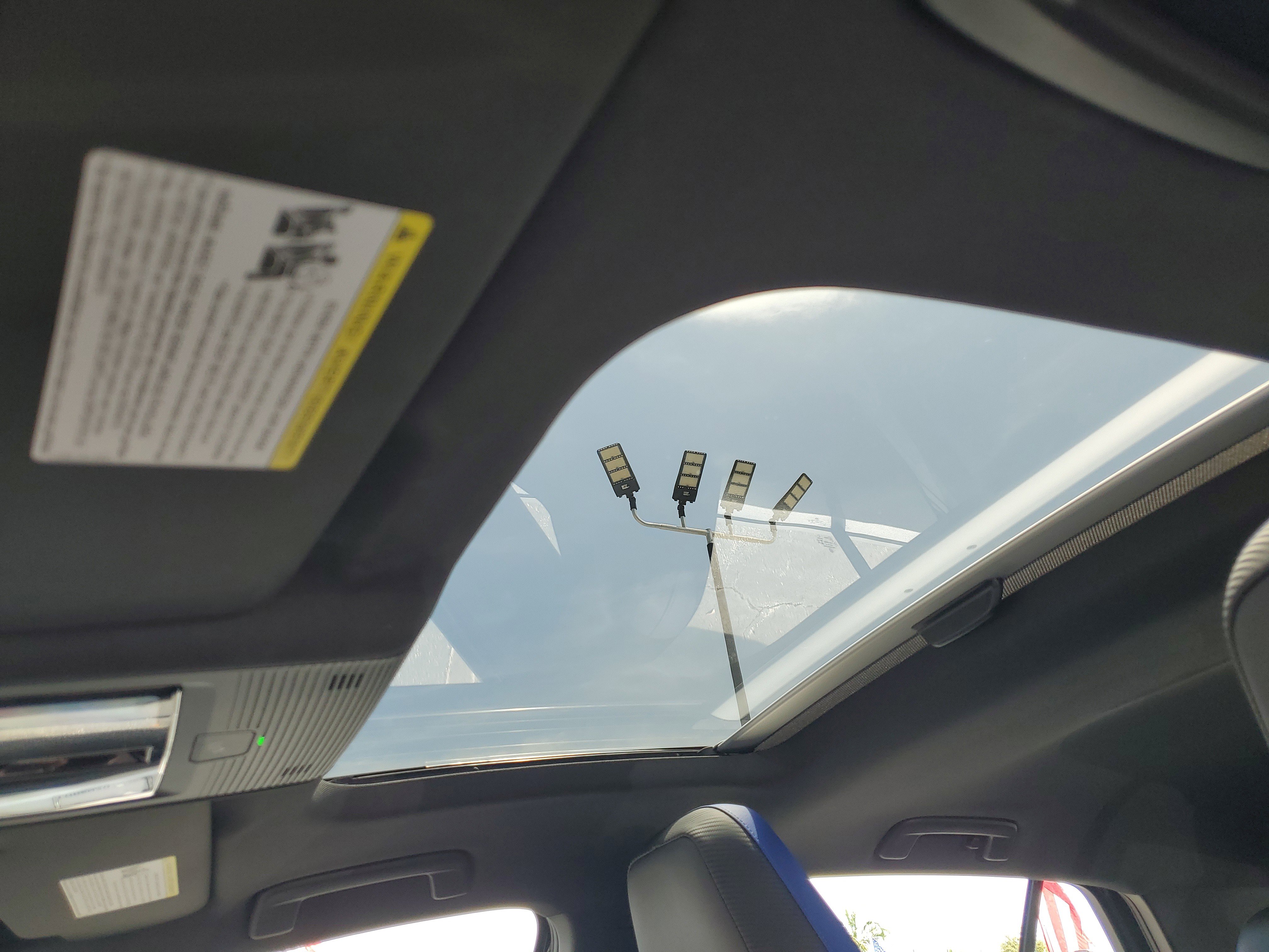 Used 2023 Volkswagen Golf R image 8