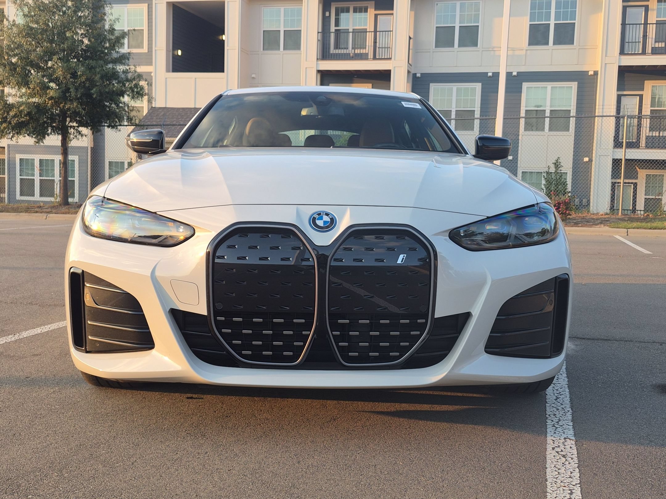 Used 2023 BMW i4 eDrive40 w/ M Sport Package RWD image 9