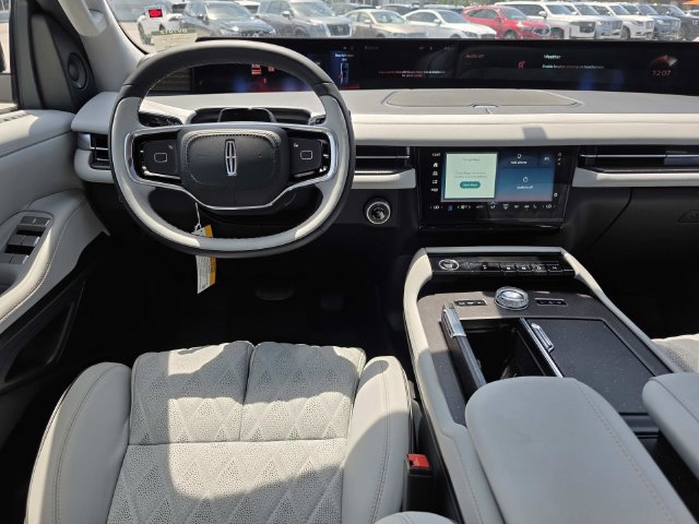 New 2027 Lincoln Navigator L Black Label w/ Black Label Special Edition AWD/4WD image 6