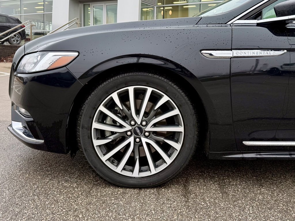 Used 2020 Lincoln Continental AWD w/ Premium Package image 25
