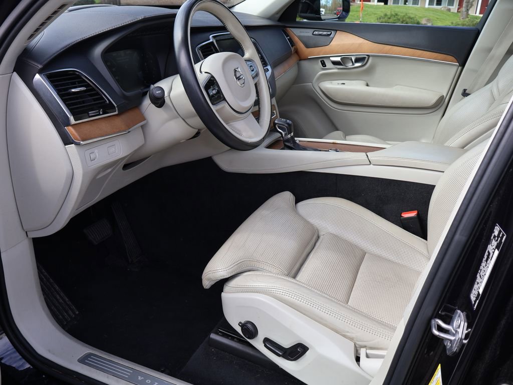 Used 2019 Volvo XC90 T6 Inscription w/ Advanced Package image 4