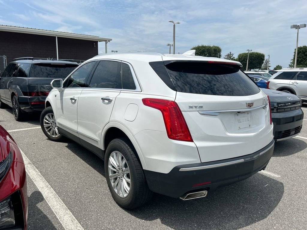 Used 2019 Cadillac XT5 FWD image 3
