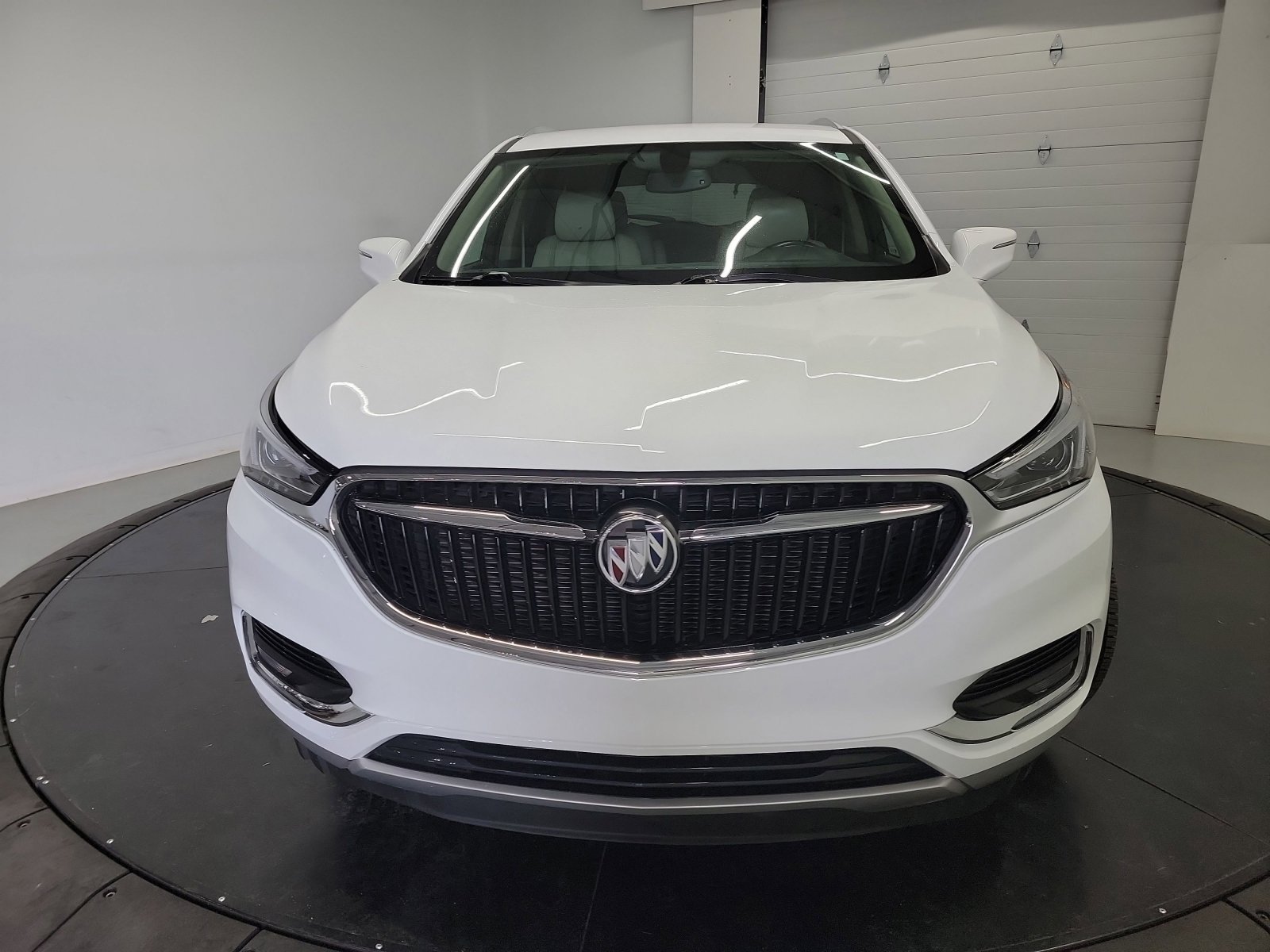 Used 2020 Buick Enclave Essence FWD image 2