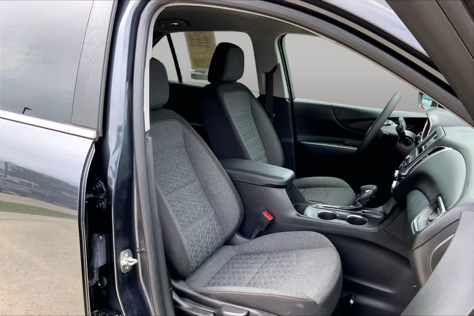 Used 2023 Chevrolet Equinox LT FWD image 9