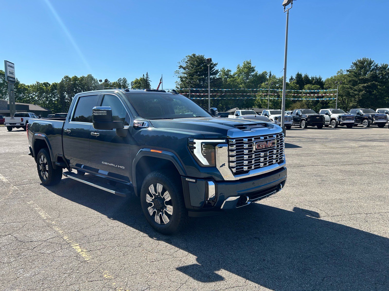 New 2026 GMC Sierra 2500 Denali w/ Denali Reserve Package AWD/4WD image 3