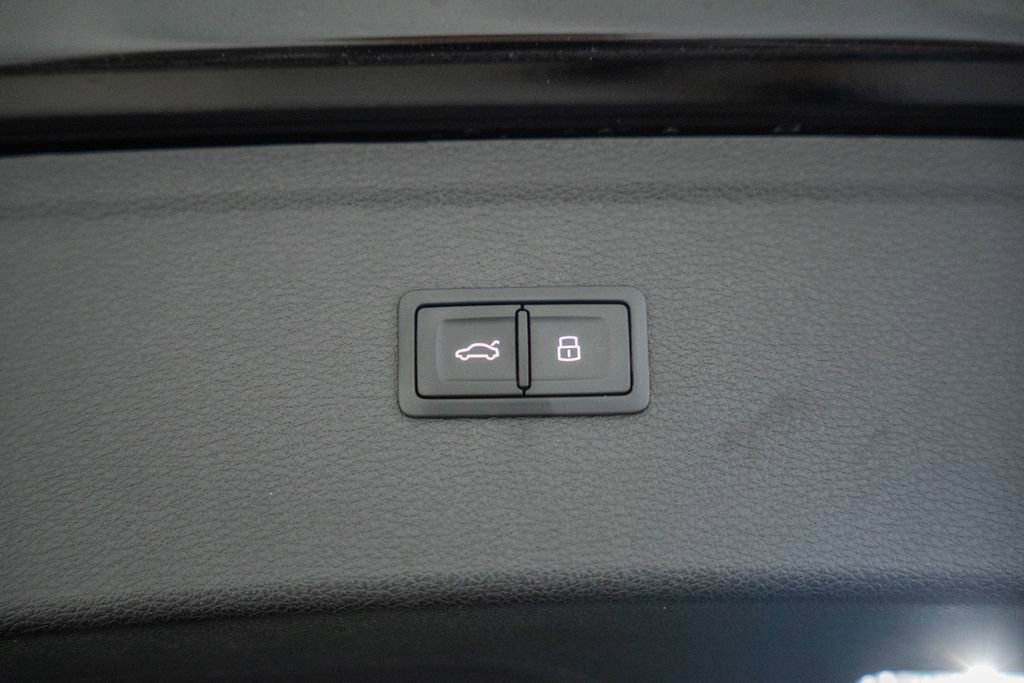 Used 2023 Audi Q5 2.0T Premium w/ Convenience Package AWD/4WD image 10