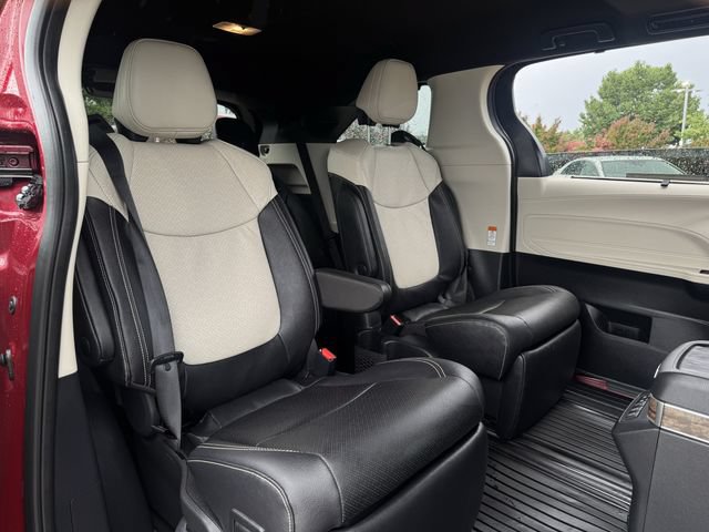 Used 2026 Toyota Sienna Platinum AWD/4WD image 26