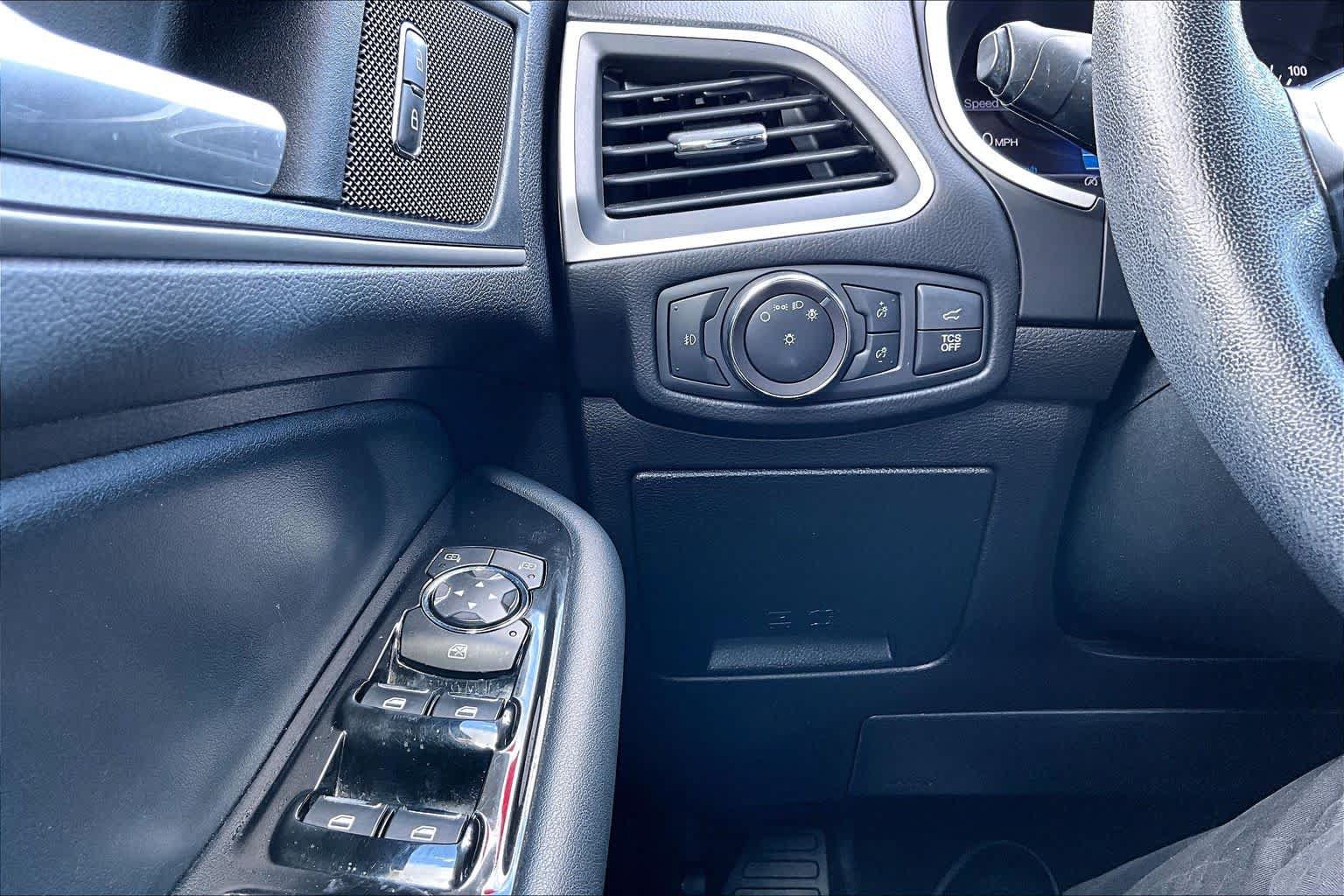 Used 2019 Ford Edge SEL w/ Equipment Group 201A FWD image 36
