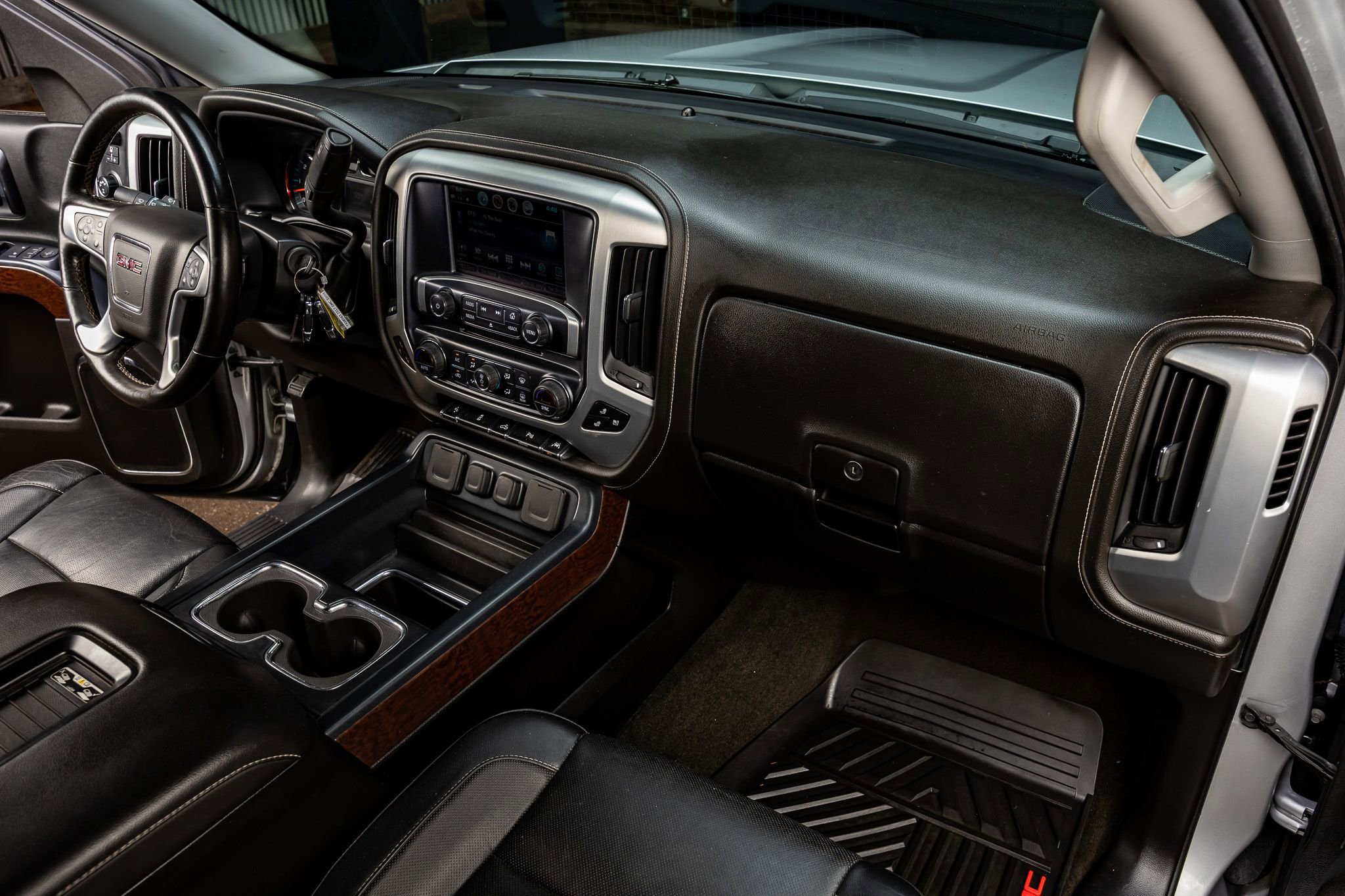 Used 2017 GMC Sierra 1500 SLT w/ Enhanced Driver Alert Package image 17