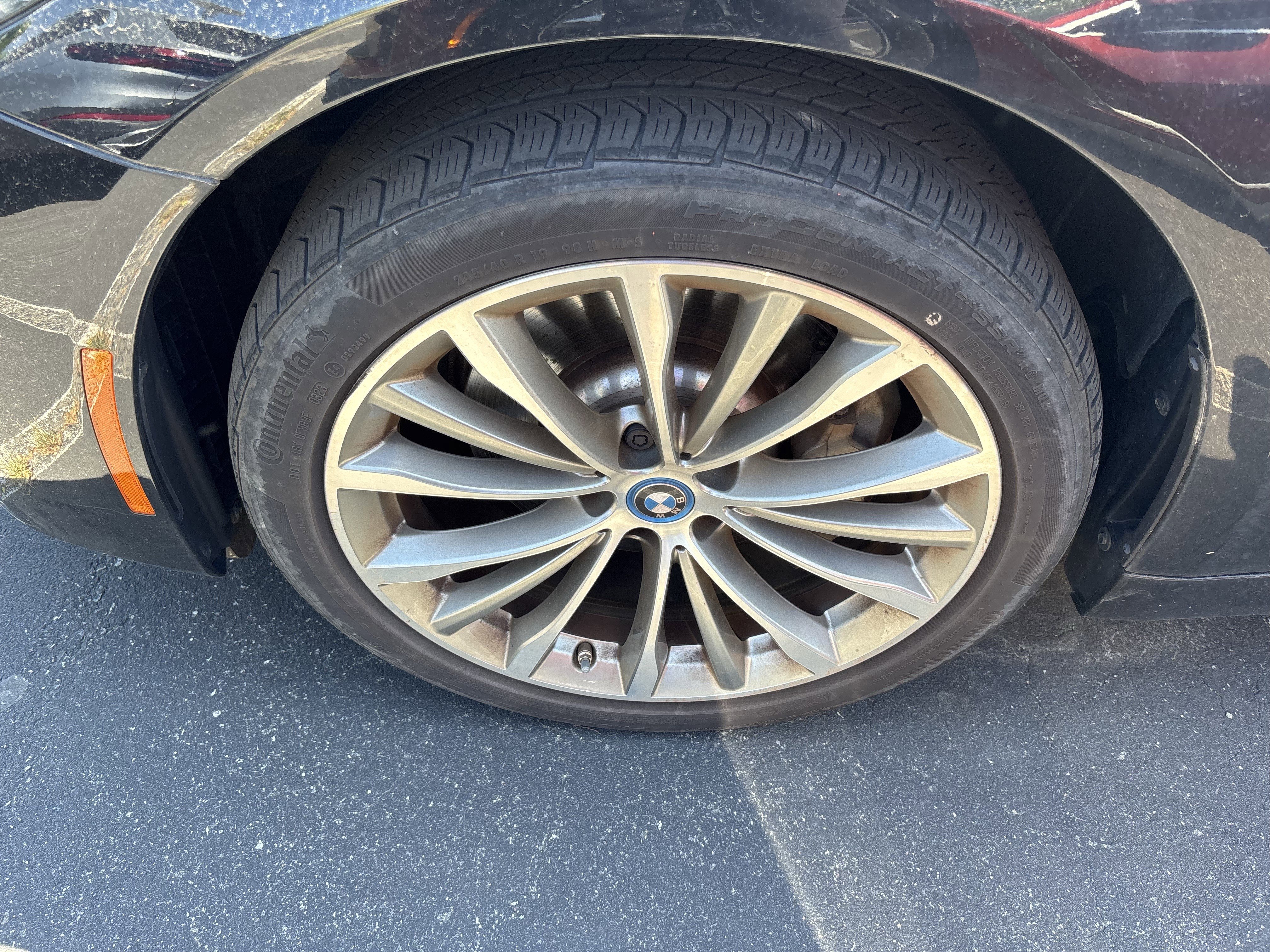 Certified 2023 BMW 530e w/ Premium Package RWD image 38