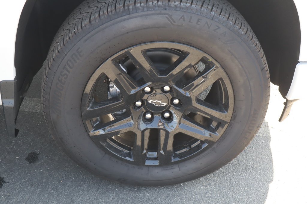 New 2026 Chevrolet Silverado 1500 Custom w/ LPO, Dark Essentials Package RWD image 10