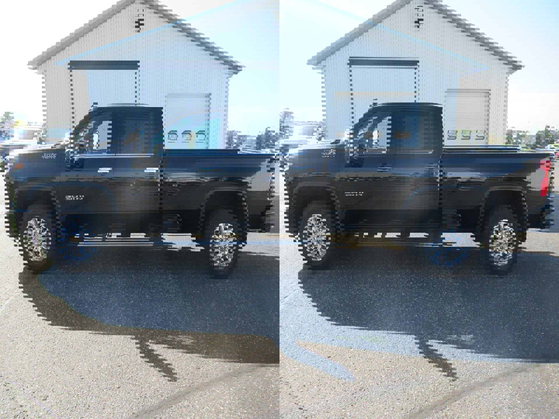 Certified 2023 Chevrolet Silverado 3500 High Country w/ Technology Package image 8