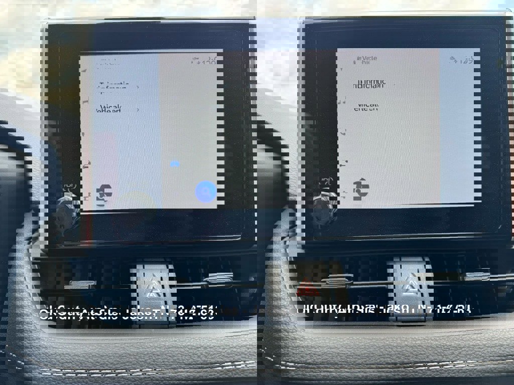 Used 2024 Toyota RAV4 LE image 31