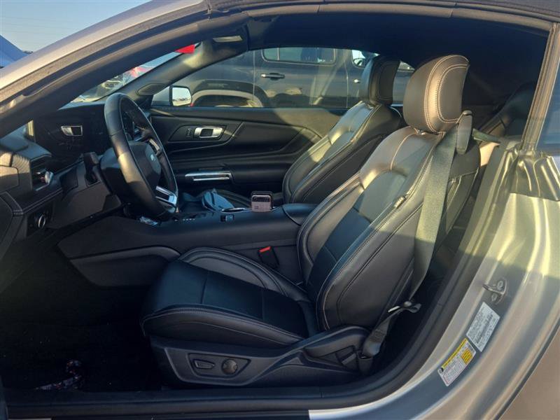 Used 2025 Ford Mustang Premium RWD image 5