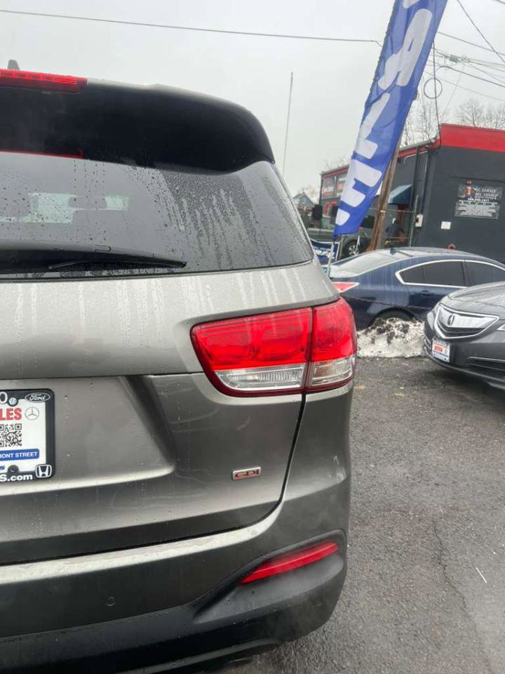 Used 2016 Kia Sorento LX w/ LX Convenience Package image 10