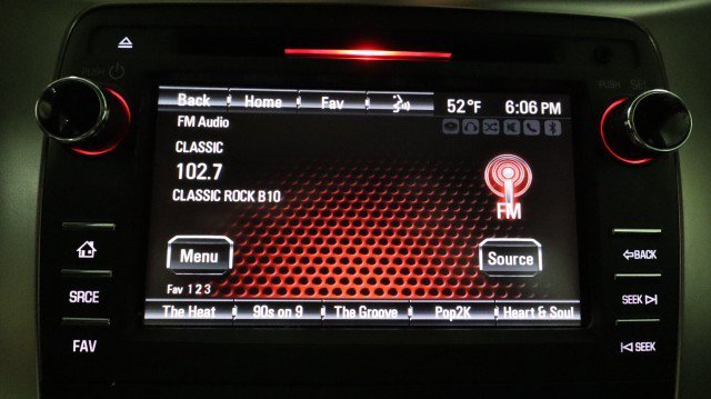 Used 2015 GMC Acadia SLE image 16