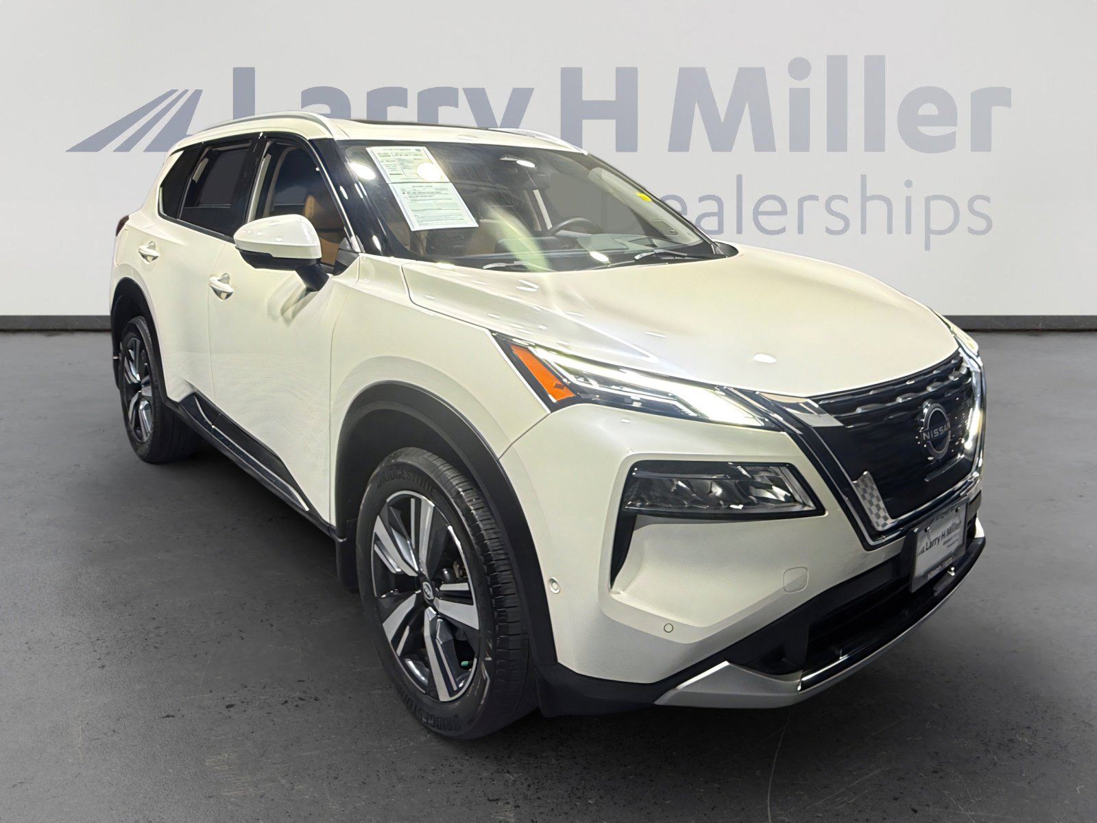 Certified 2023 Nissan Rogue Platinum w/ Platinum Premium Package AWD/4WD image 7