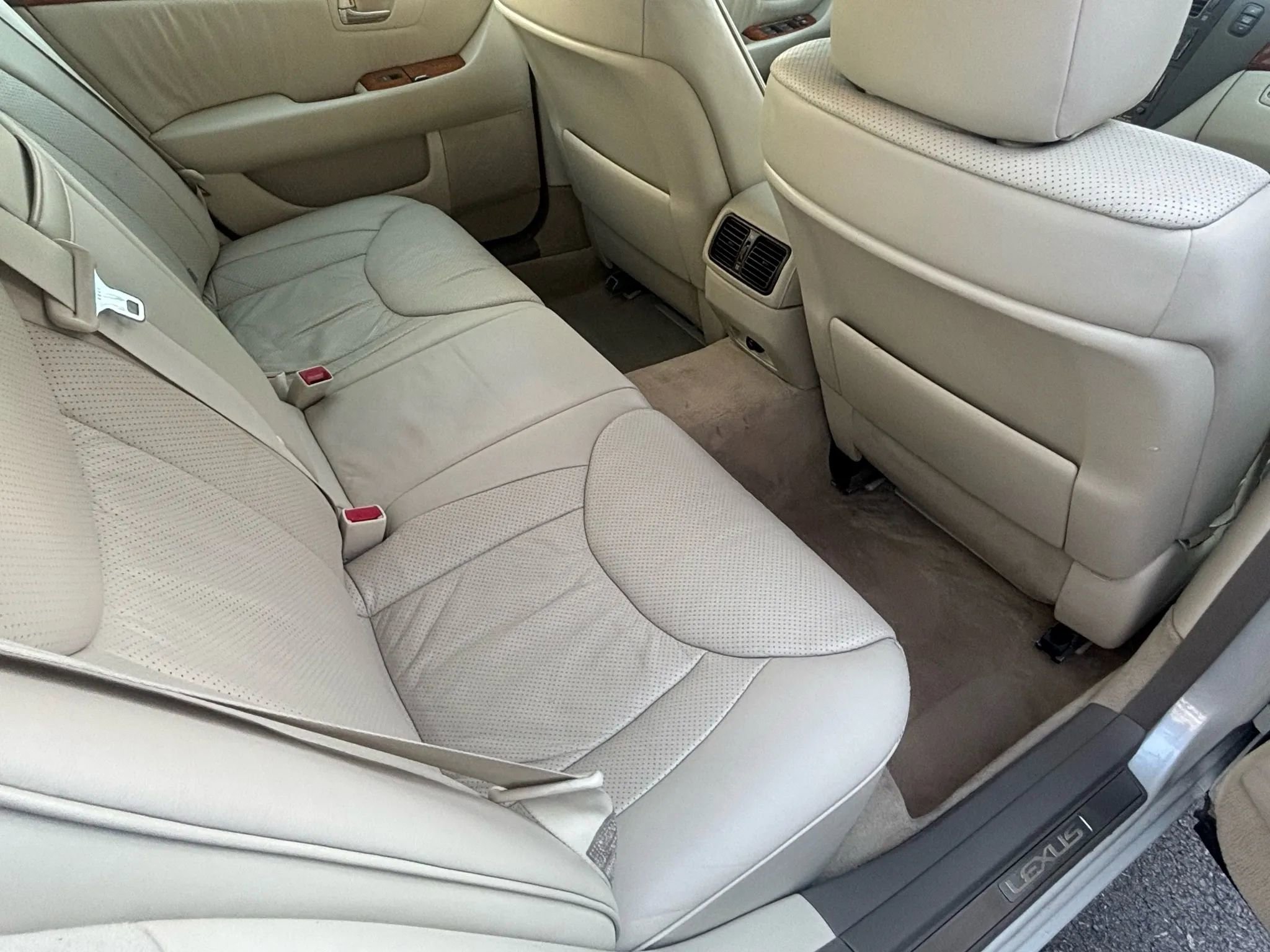 Used 2003 Lexus LS 430 RWD image 24