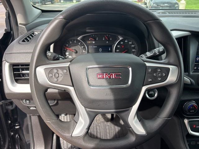 Used 2024 GMC Terrain SLE w/ Driver Convenience Package FWD image 16