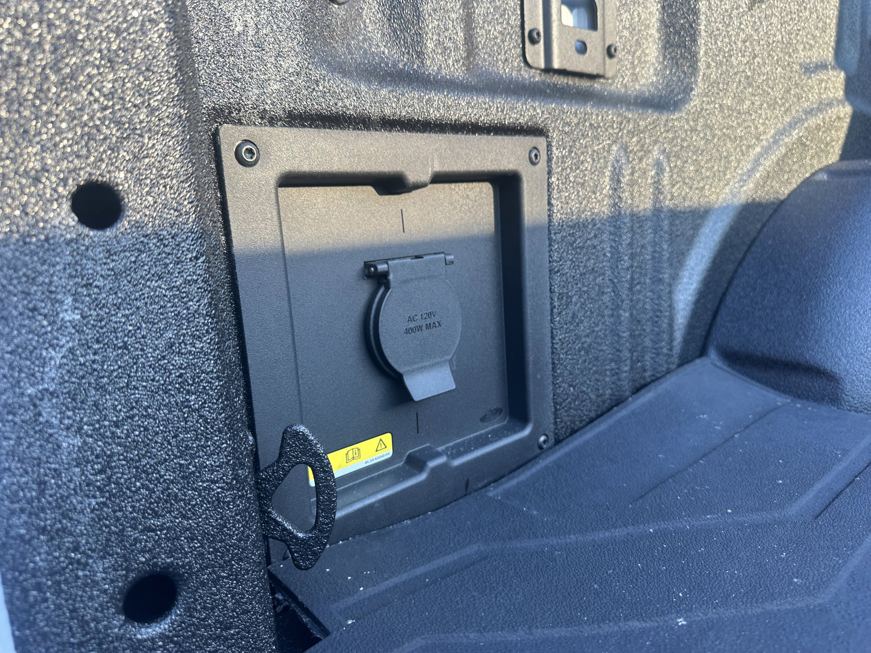 New 2025 Ford F150 Lariat w/ Equipment Group 502A High image 8