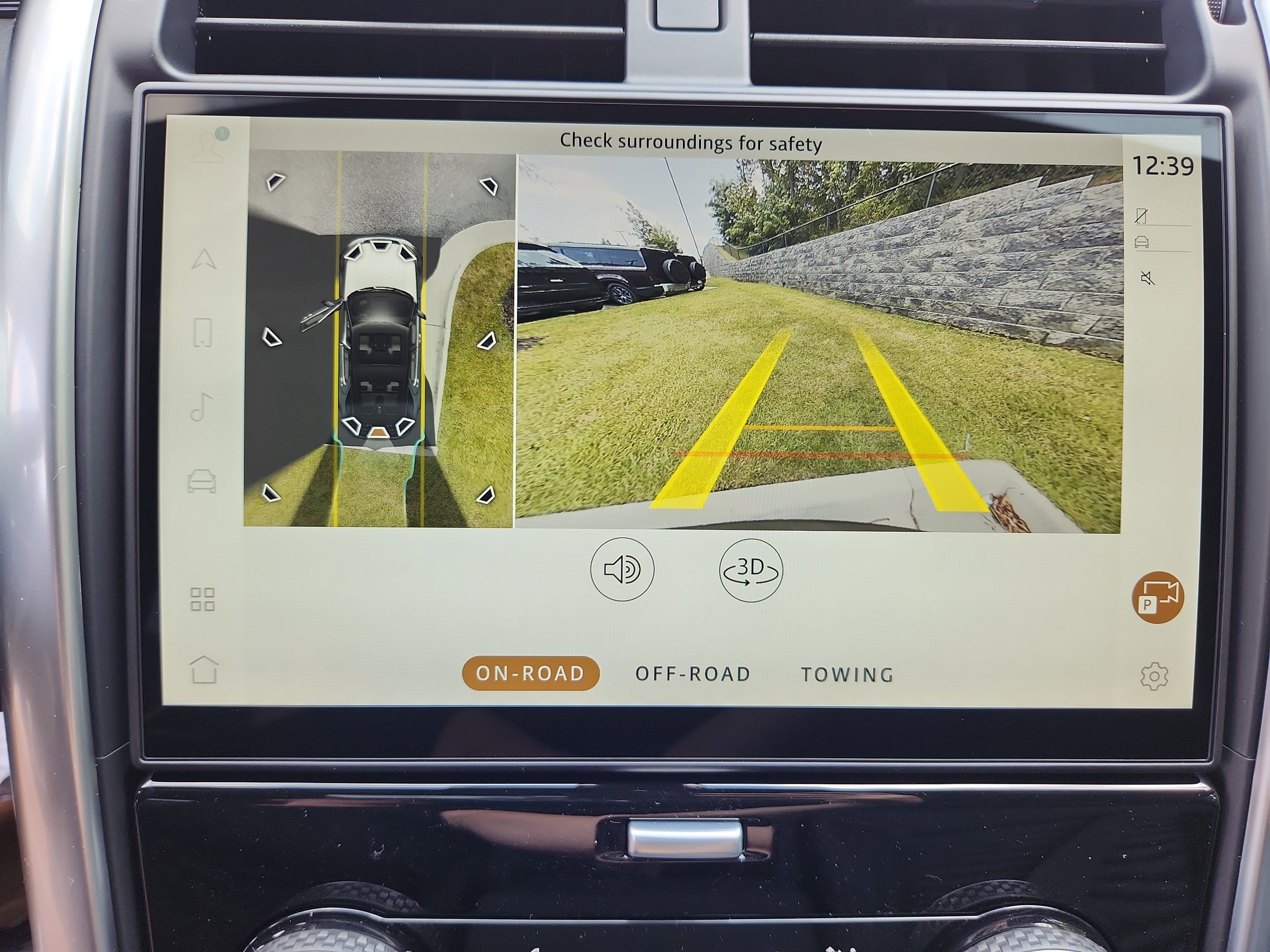 New 2025 Land Rover Discovery S image 22