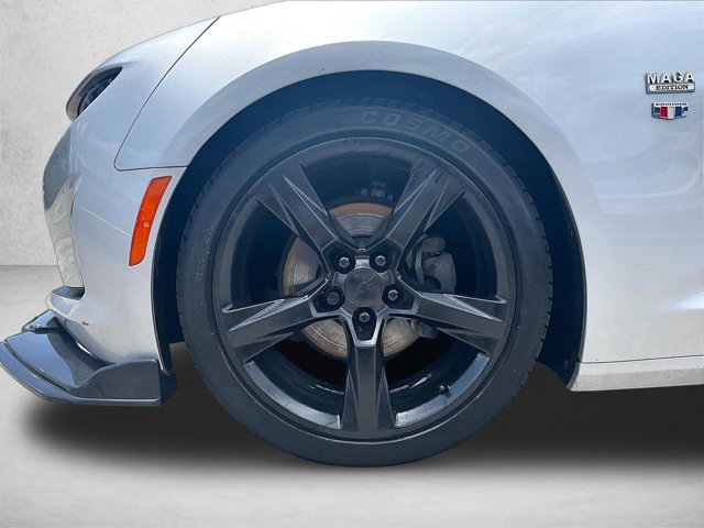 Used 2019 Chevrolet Camaro LT RWD image 10