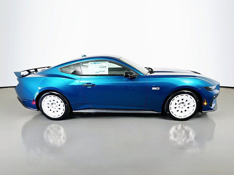 New 2026 Ford Mustang GT Premium w/ GT Performance Package RWD image 8
