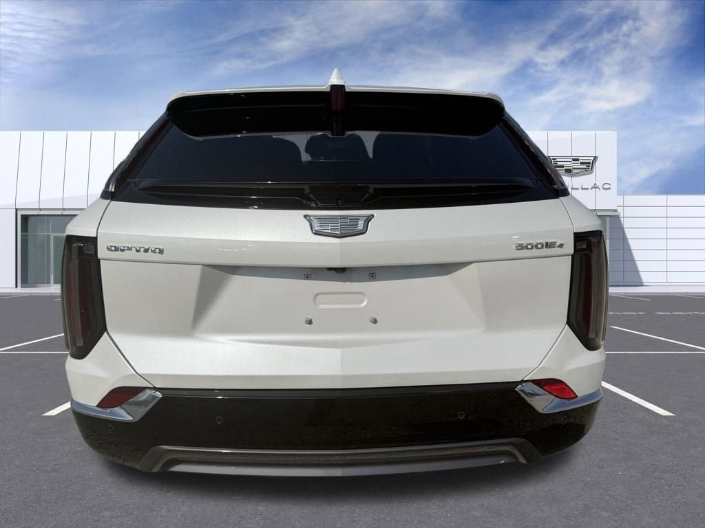 Certified 2025 Cadillac Optiq Luxury 2 w/ LPO, Floor Liner Package image 11