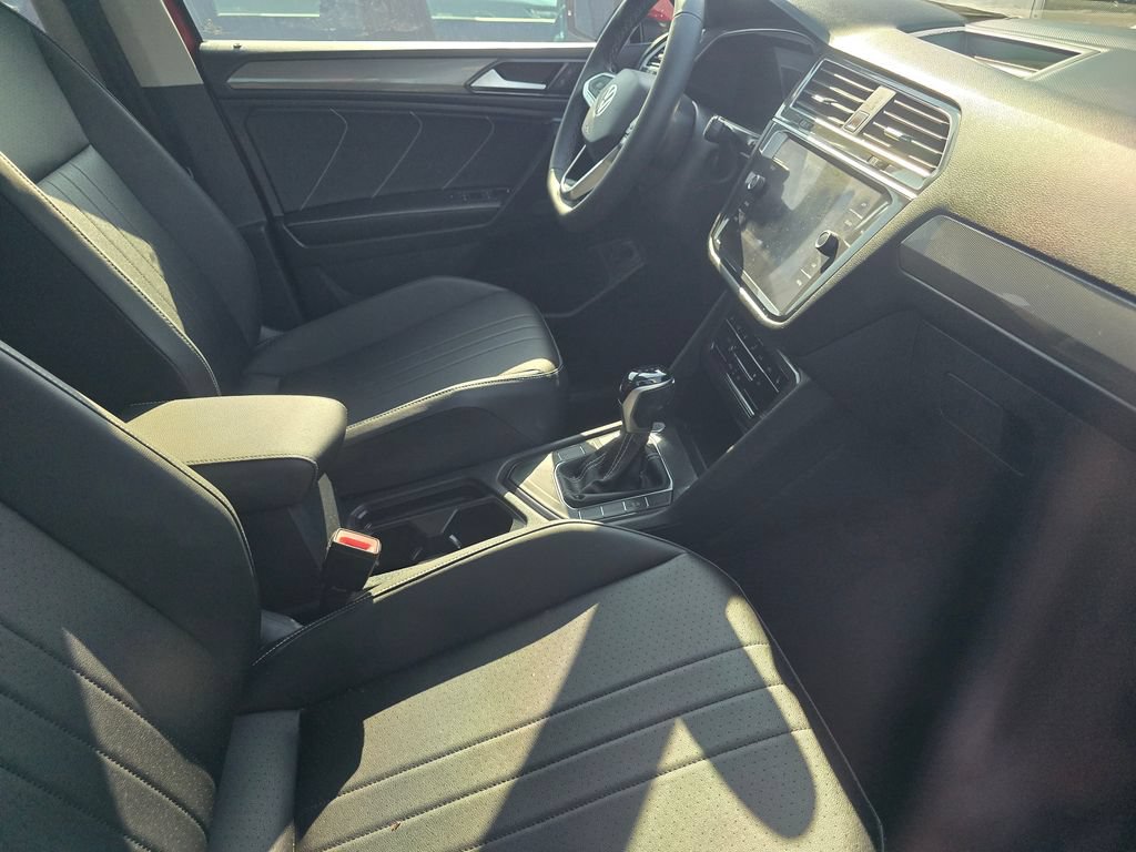 Used 2023 Volkswagen Tiguan SE FWD image 12