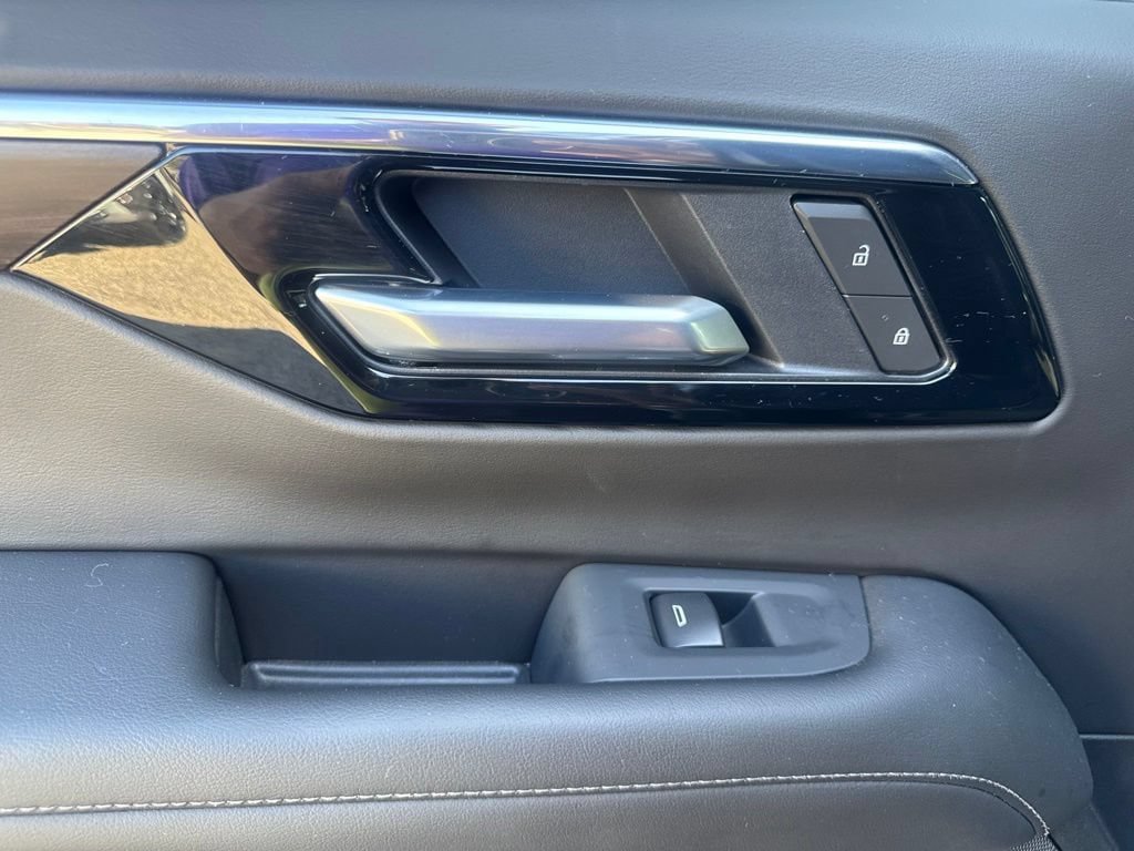 Used 2026 Chevrolet Tahoe LS AWD/4WD image 16