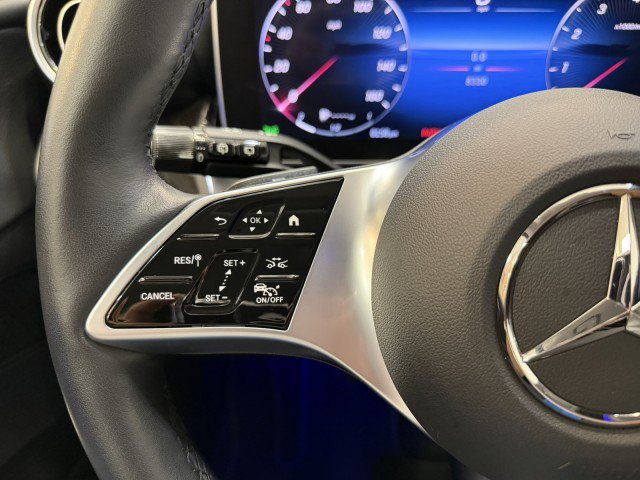 Used 2024 Mercedes-Benz GLC 300 4MATIC image 23