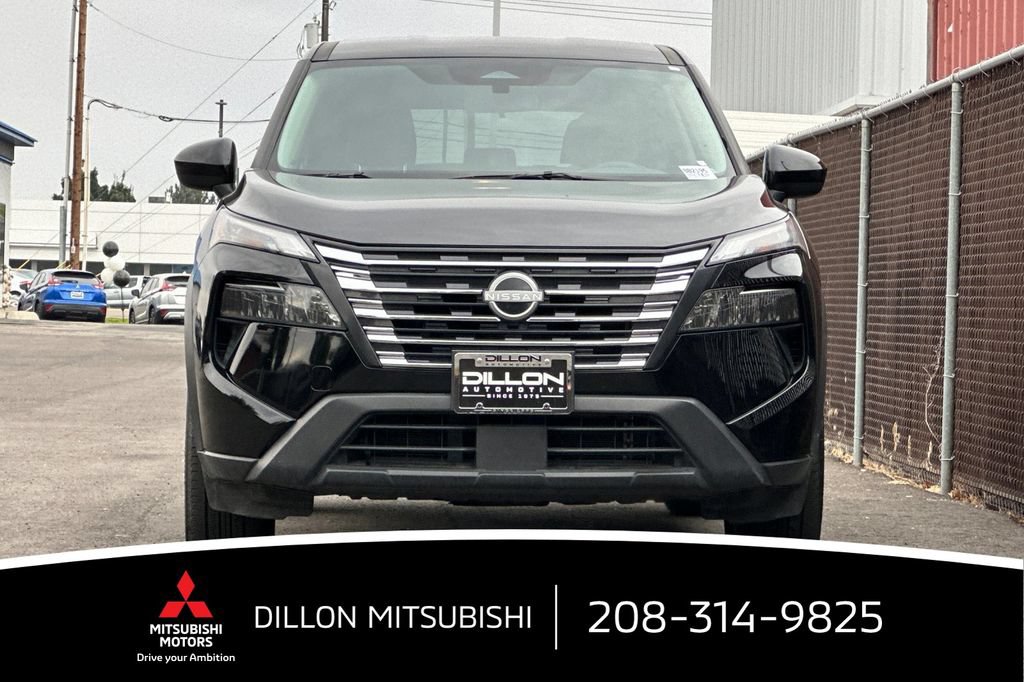 Used 2025 Nissan Rogue SV AWD/4WD image 12