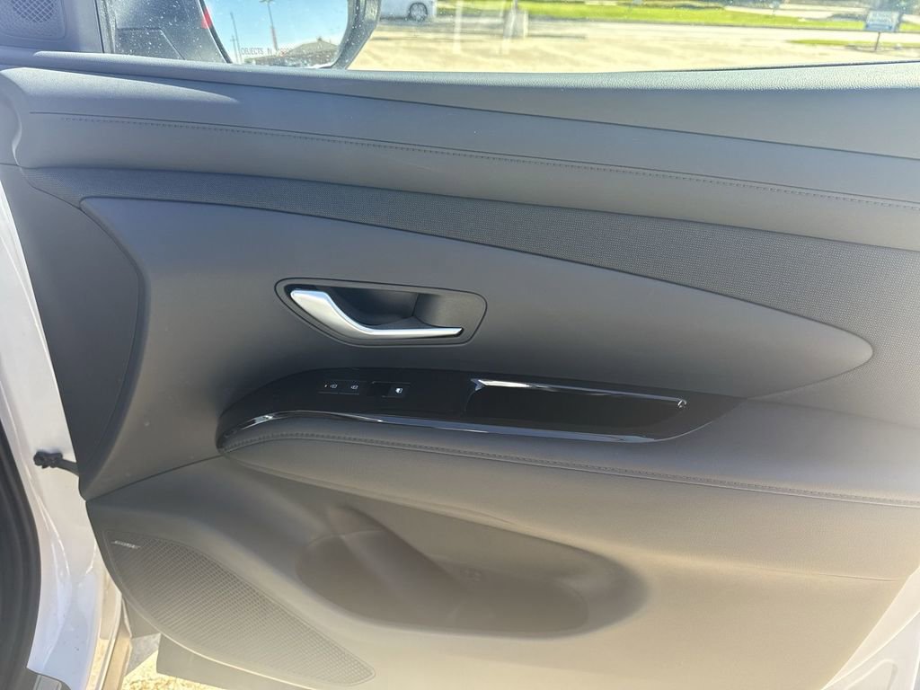 Used 2025 Hyundai Tucson Limited image 32