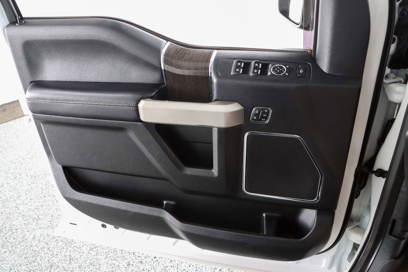 Used 2021 Ford F250 Lariat w/ Lariat Ultimate Package image 26