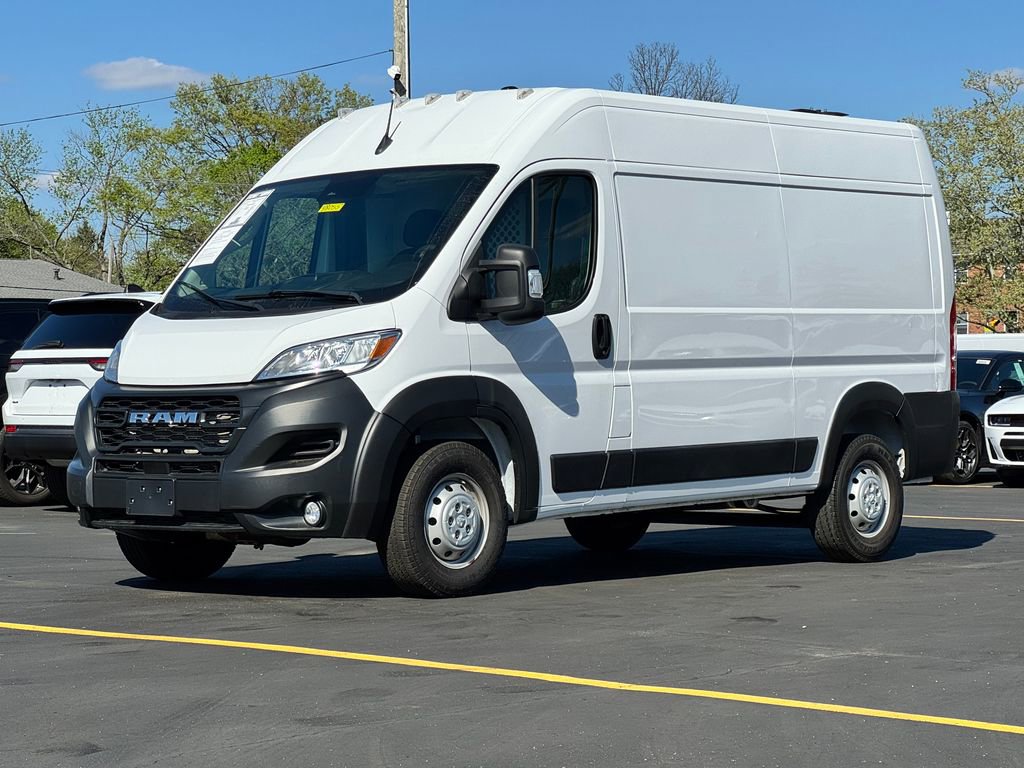 Used 2023 RAM ProMaster 2500 w/ Convenience Group FWD image 3
