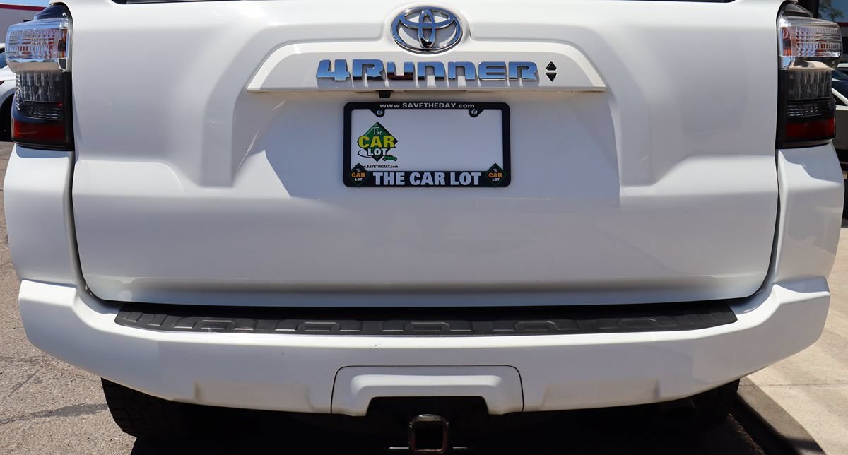 Used 2022 Toyota 4Runner SR5 AWD/4WD image 21