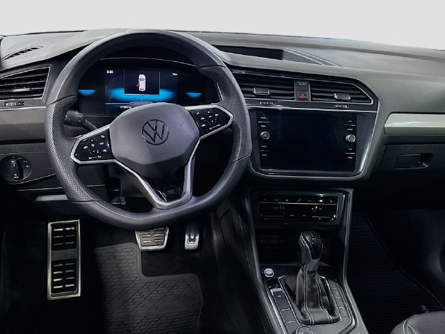 Used 2024 Volkswagen Tiguan SE R-Line AWD/4WD image 19