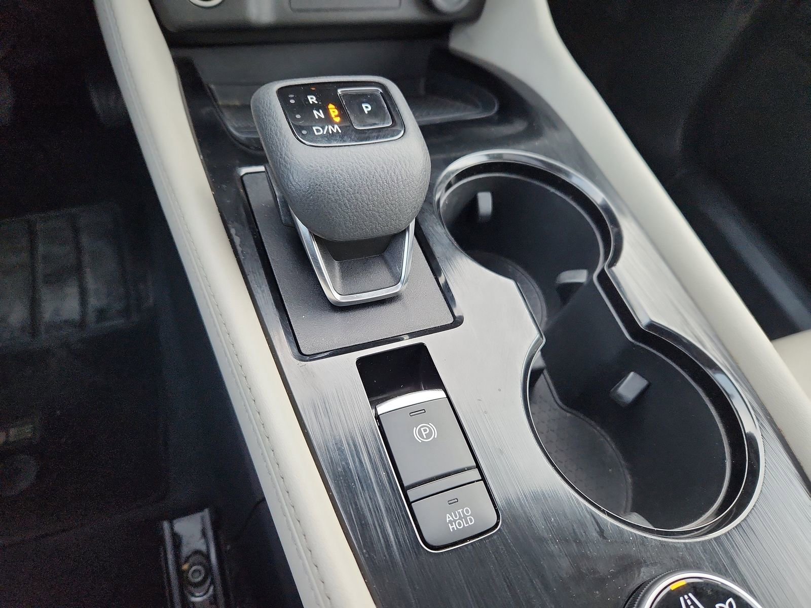 Used 2023 Nissan Rogue SL w/ SL Premium Package image 23