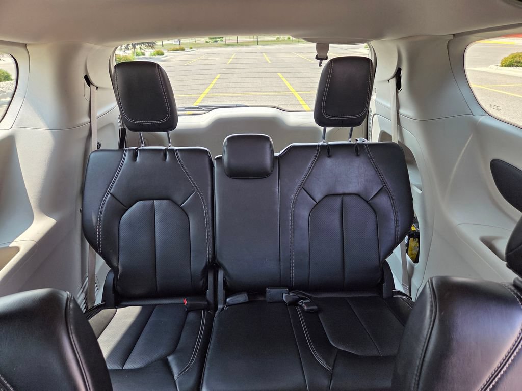 Used 2024 Chrysler Pacifica Touring-L FWD image 51