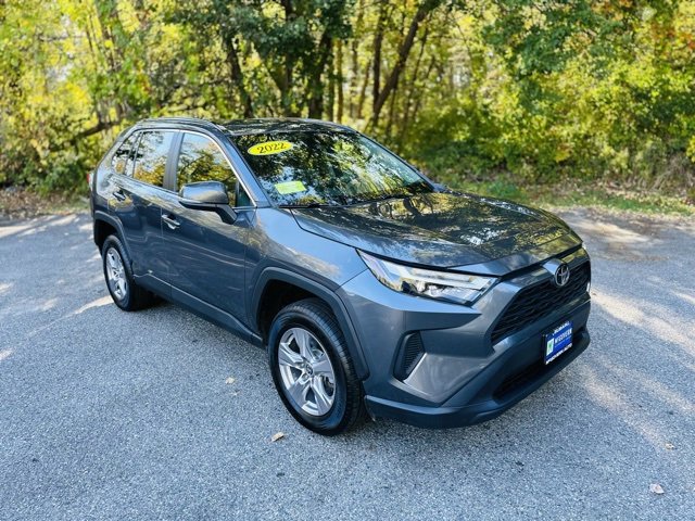 Used 2022 Toyota RAV4 XLE image 3
