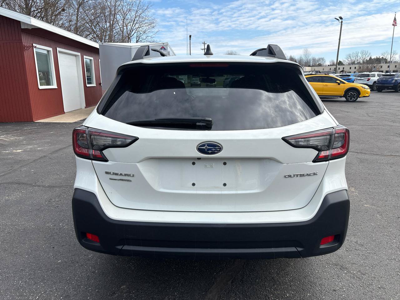 Used 2024 Subaru Outback Premium AWD/4WD image 4