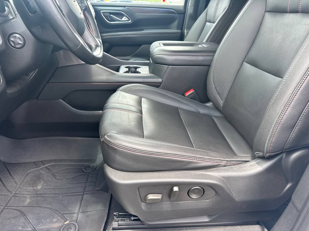 Used 2023 Chevrolet Suburban RST w/ Luxury Package AWD/4WD image 10