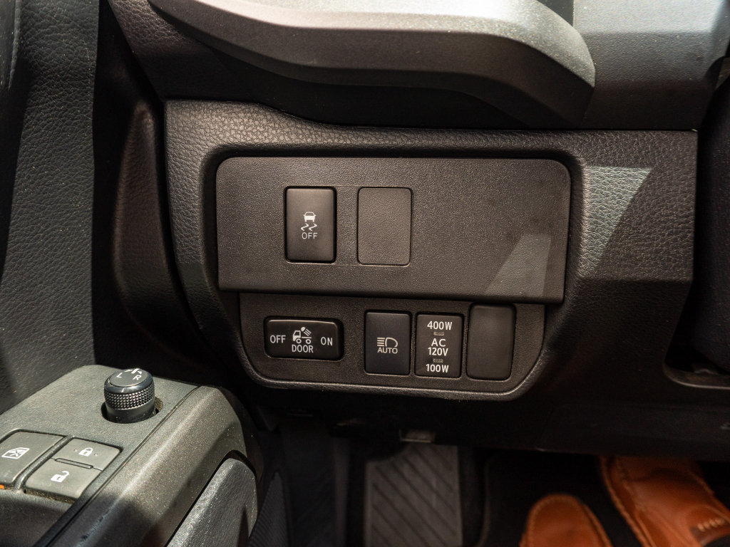 Used 2020 Toyota Tacoma TRD Sport w/ Technology Package AWD/4WD image 27