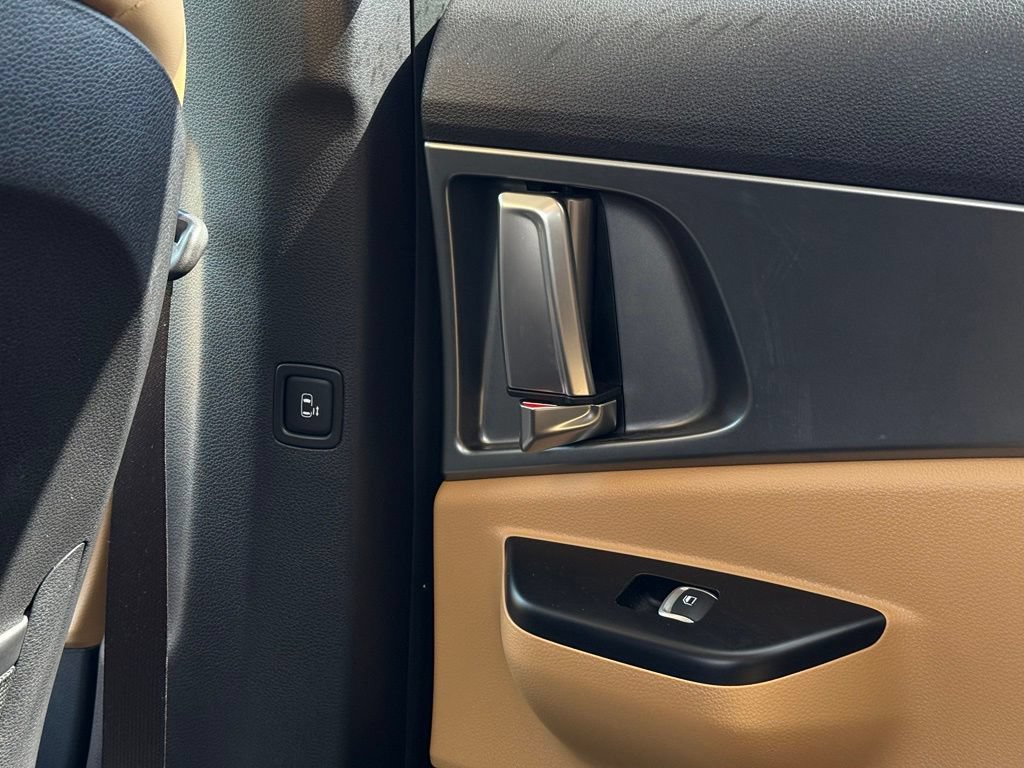 Used 2024 Kia Carnival LX FWD image 49