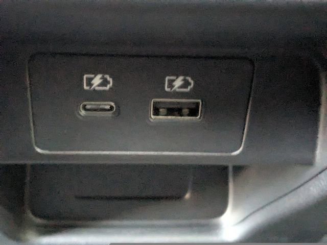 Used 2024 Mitsubishi Outlander SE image 19